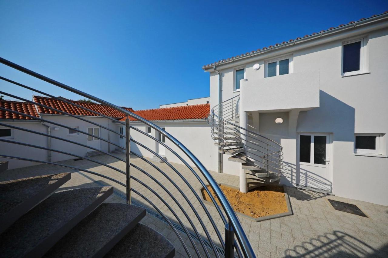 Apartments Noa Nin Zdrijac Εξωτερικό φωτογραφία